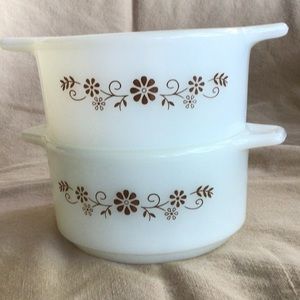 Vintage Pyr-o-rey dynaware Small white casseroles